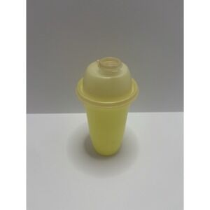 VTG Tupperware Yellow Quick Shake Gravy Drink Mixer Blender Shaker 844 No Insert